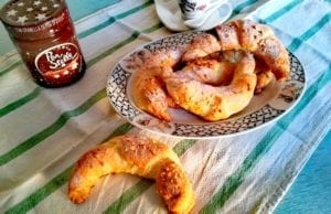 Cornetti di sfoglia con crema pan di stelle