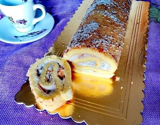 Rotolo ricotta e mandorle tostate