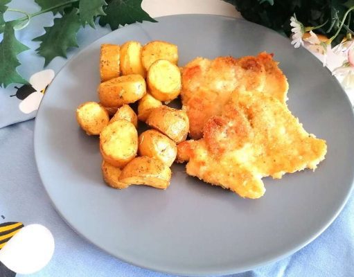 Sovracosce di pollo impanate con patate novelle